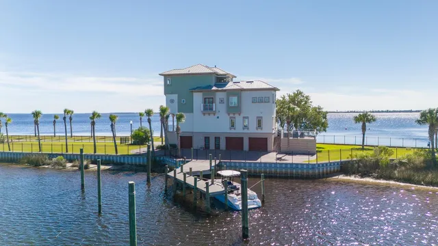 $1,995,000 | 6701 Yacht Club Drive, Panama City, FL 32404