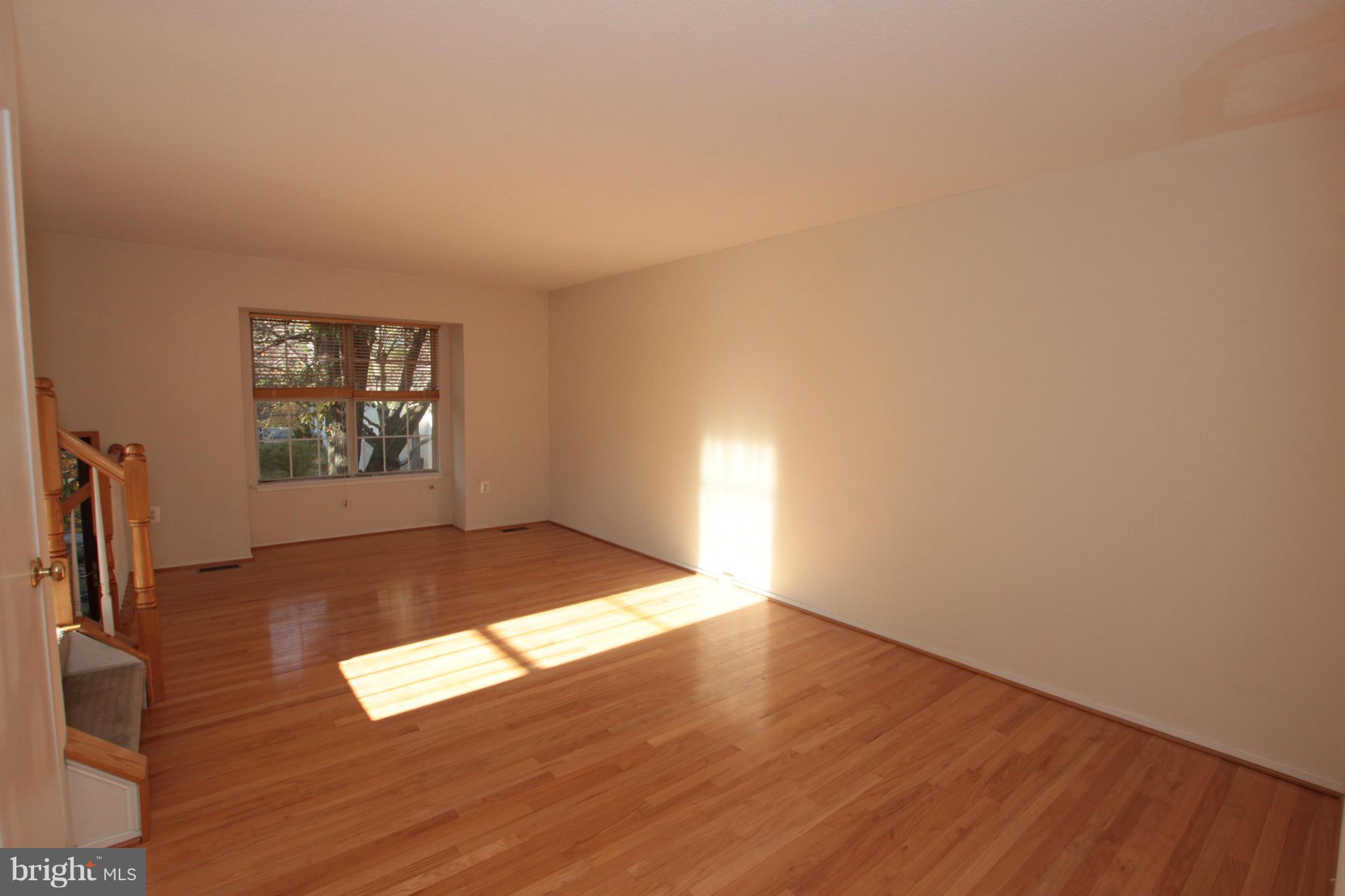 2470 Ridgehampton Court Reston, VA 20191 - Photo 15 of 25 Living Room