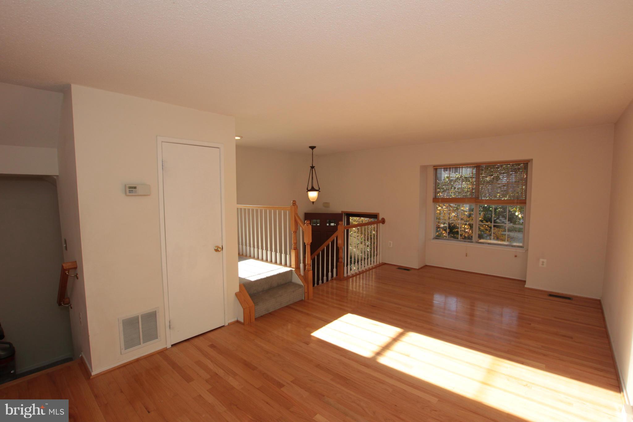2470 Ridgehampton Court Reston, VA 20191 - Photo 16 of 25 Living Room