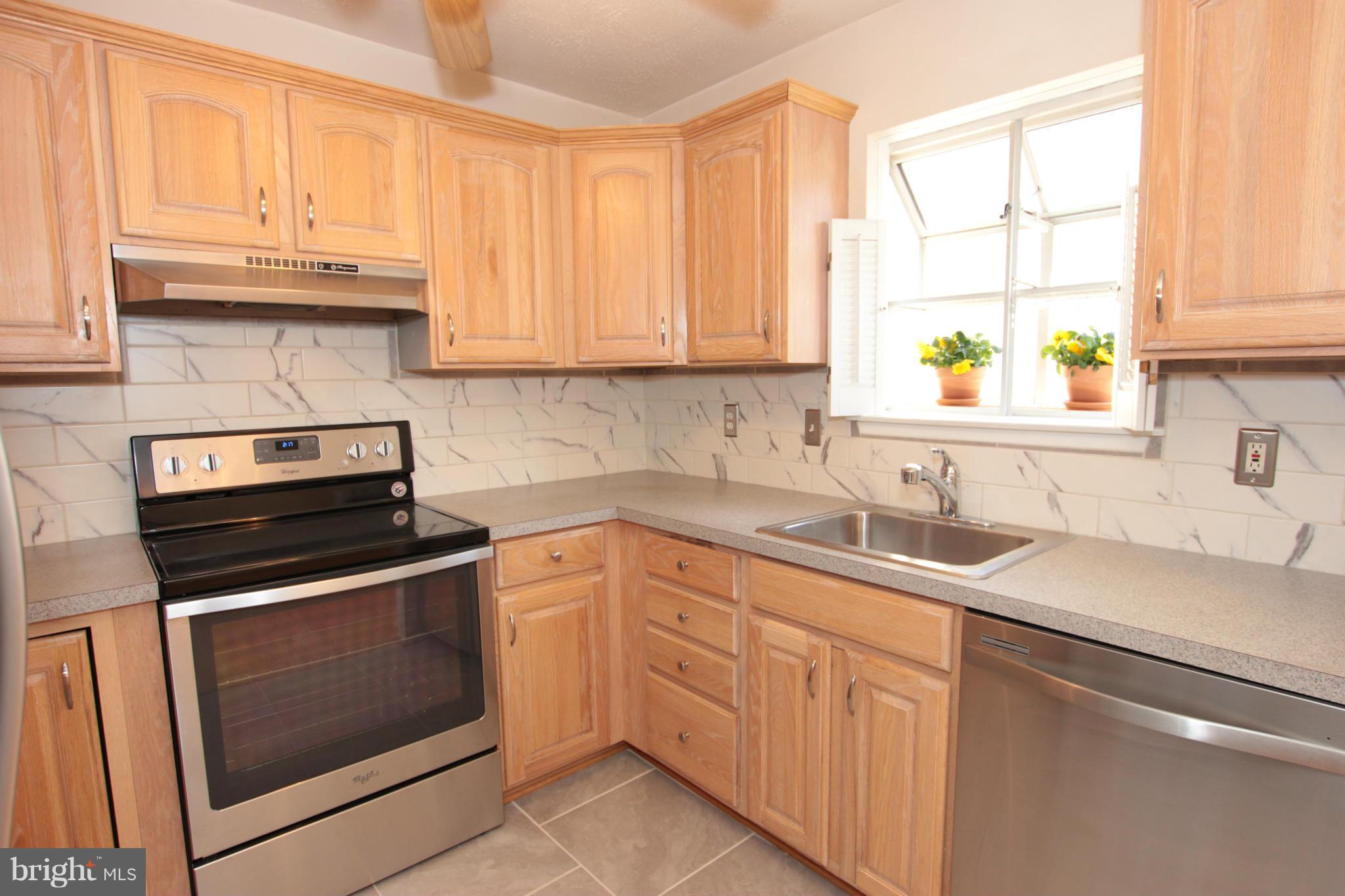 2470 Ridgehampton Court Reston, VA 20191 - Photo 6 of 25 Kitchen