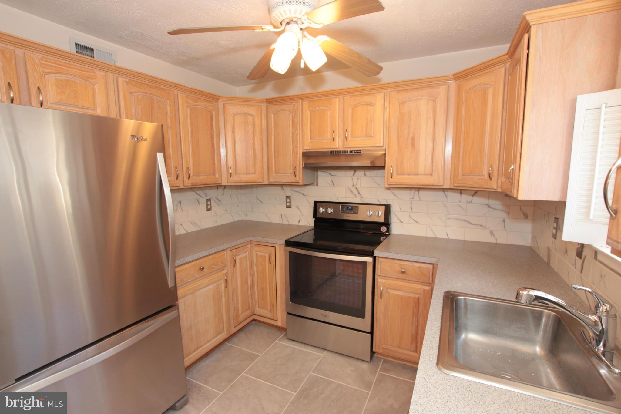 2470 Ridgehampton Court Reston, VA 20191 - Photo 7 of 25 Kitchen