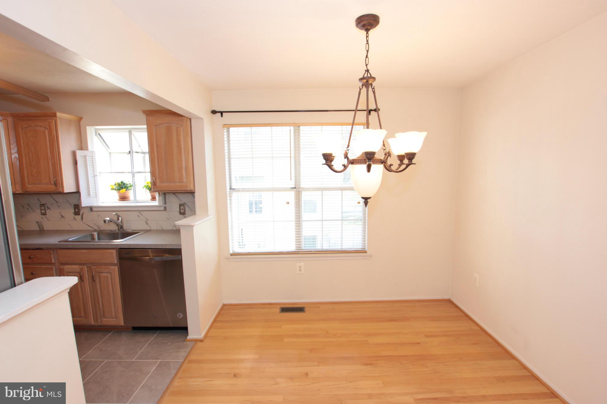 2470 Ridgehampton Court Reston, VA 20191 - Photo 8 of 25 Dining Room