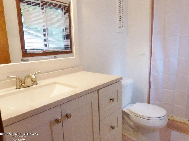 18865 Millar Road Clinton Township, MI 48036 - Photo 21 of 35 31359614-20.JPG