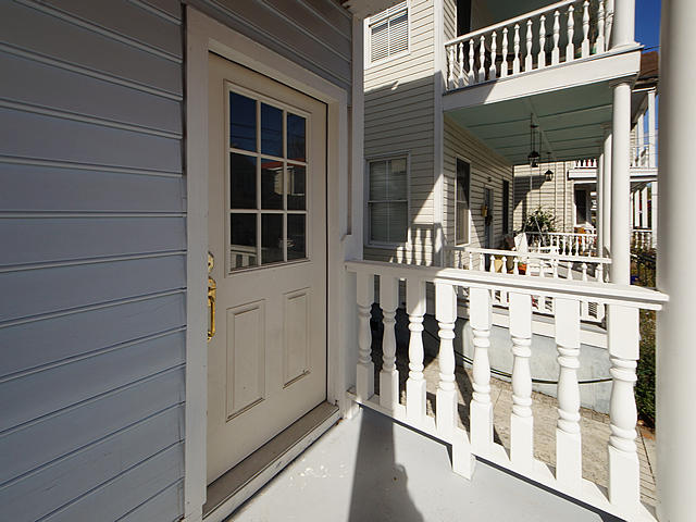 128 Fishburne Street Charleston, SC 29403 - Photo 3 of 33 02