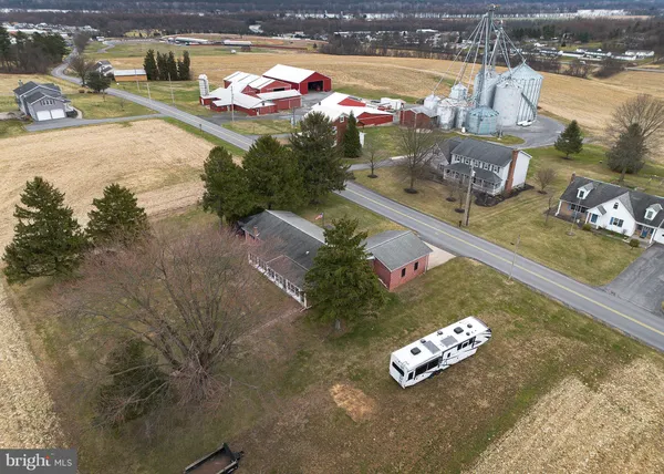 $355,000 | 762 Sand Hill Road, Selinsgrove, PA 17870