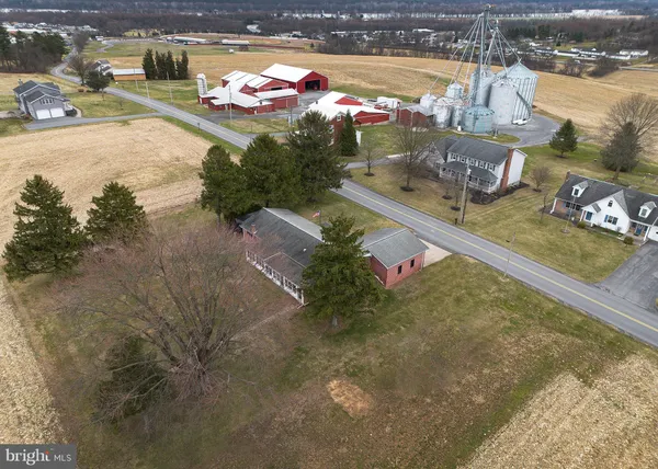 $355,000 | 762 Sand Hill Road, Selinsgrove, PA 17870