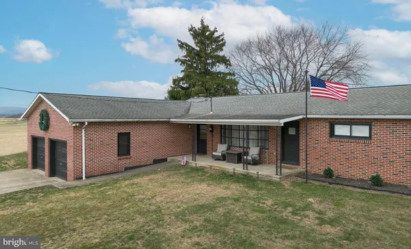 $355,000 | 762 Sand Hill Road, Selinsgrove, PA 17870