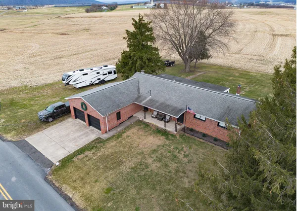 $355,000 | 762 Sand Hill Road, Selinsgrove, PA 17870