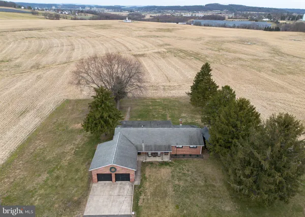 $355,000 | 762 Sand Hill Road, Selinsgrove, PA 17870