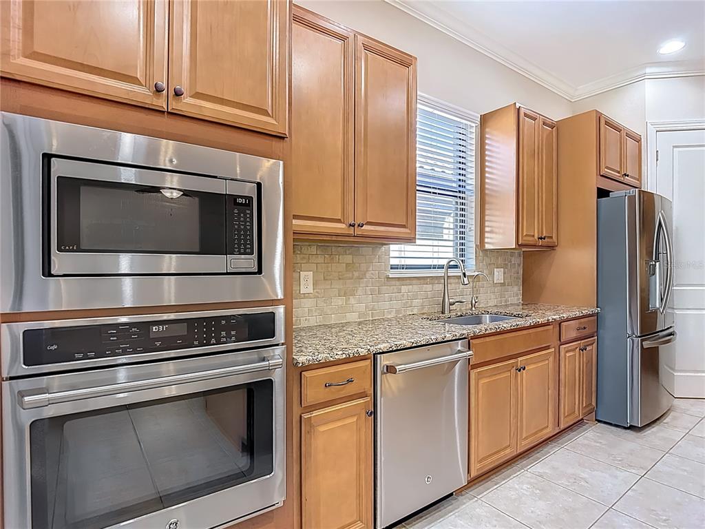 8613 Grand Alberato Road Tampa, FL 33647 - Photo 14 of 56