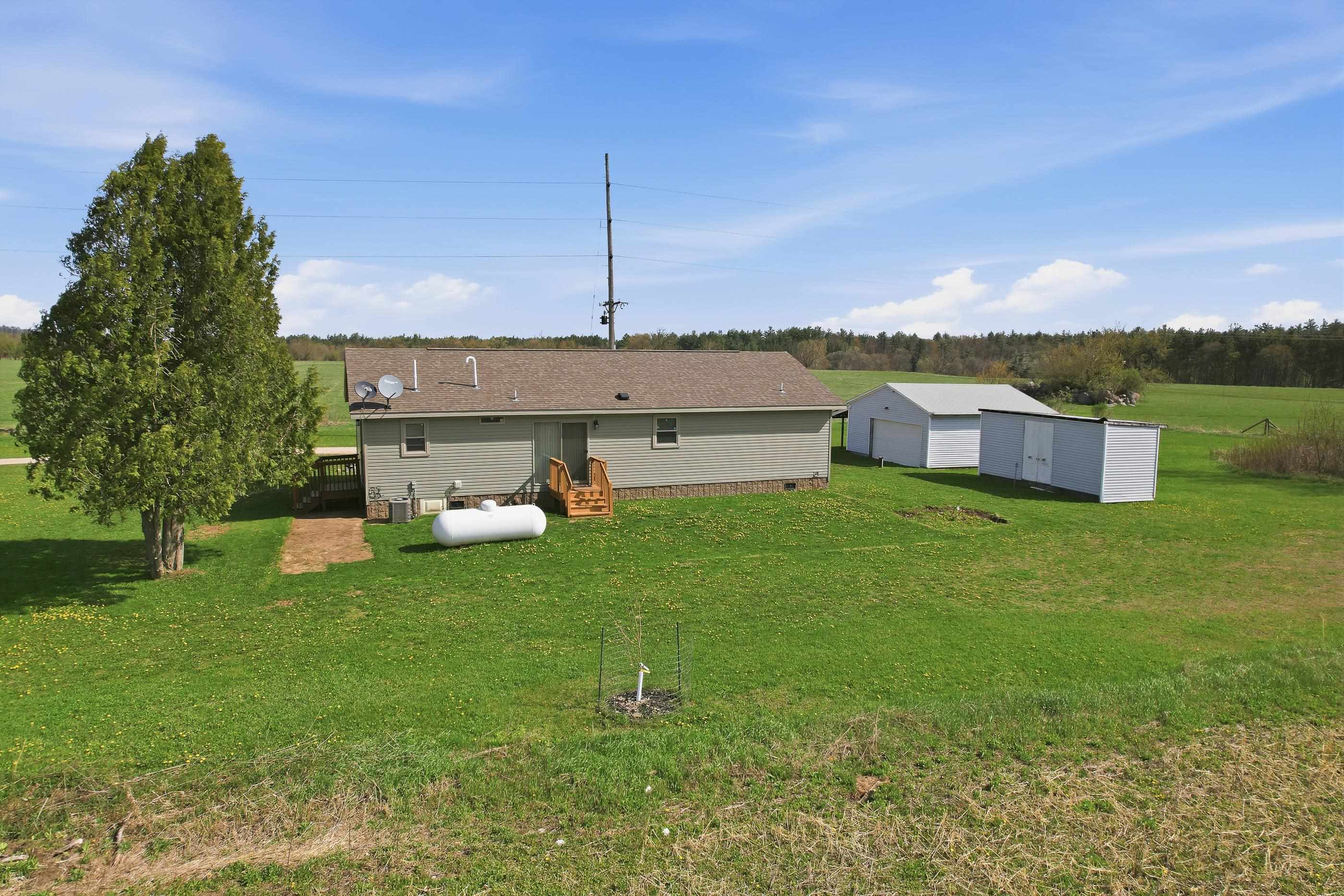 E2902 Wasrud Road Iola, WI 54945 - Photo 5 of 38