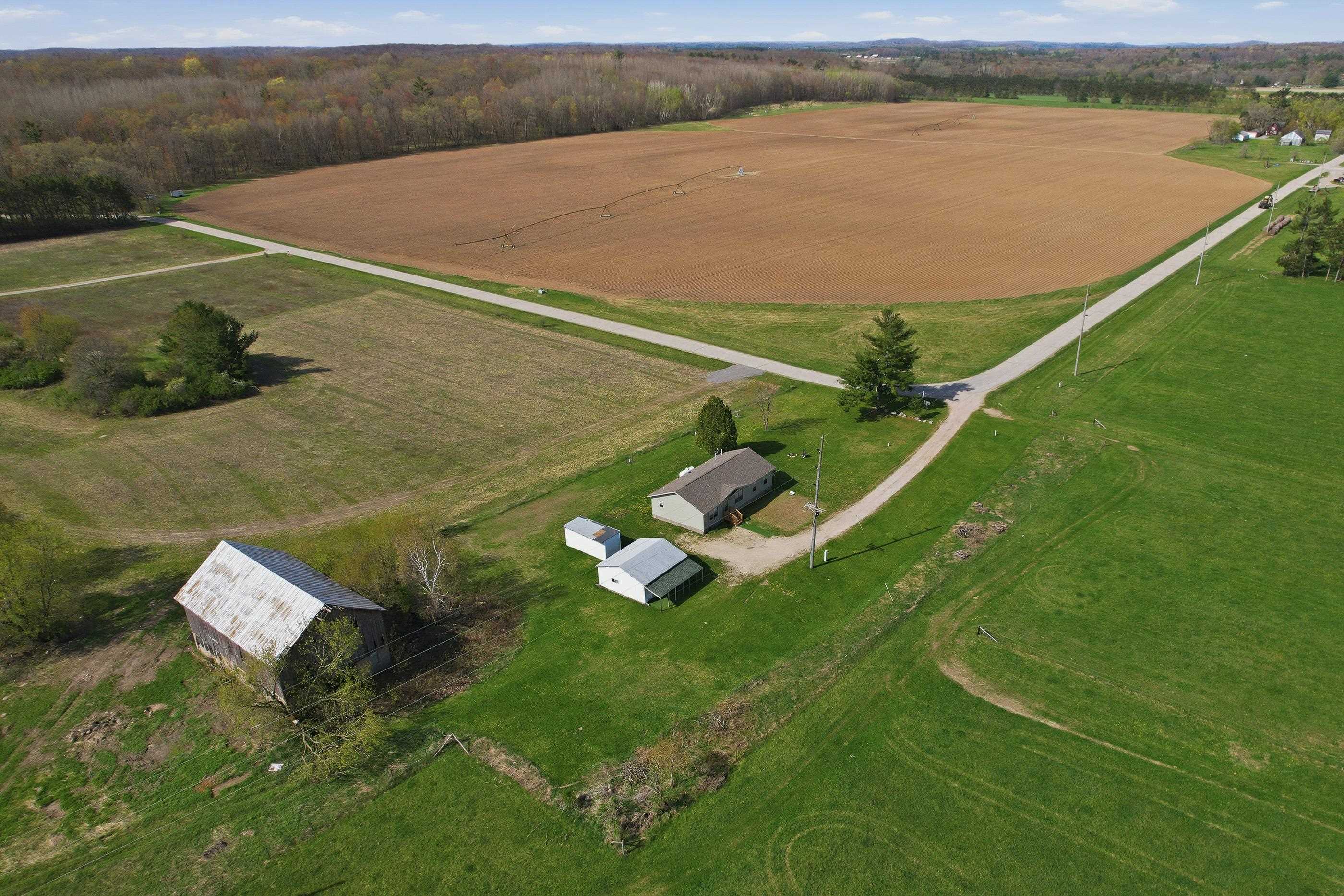 E2902 Wasrud Road Iola, WI 54945 - Photo 6 of 38