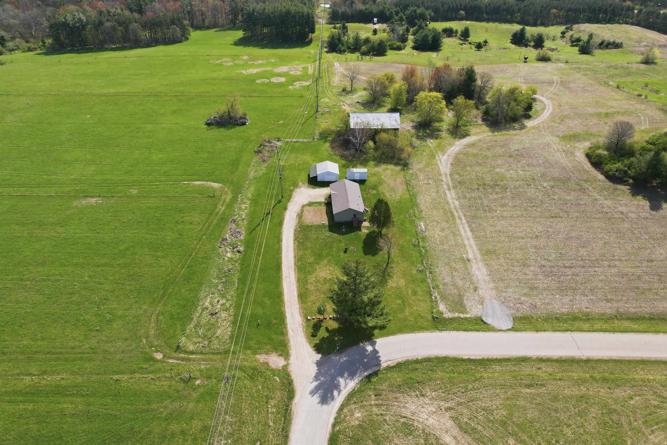 E2902 Wasrud Road Iola, WI 54945 - Photo 7 of 38