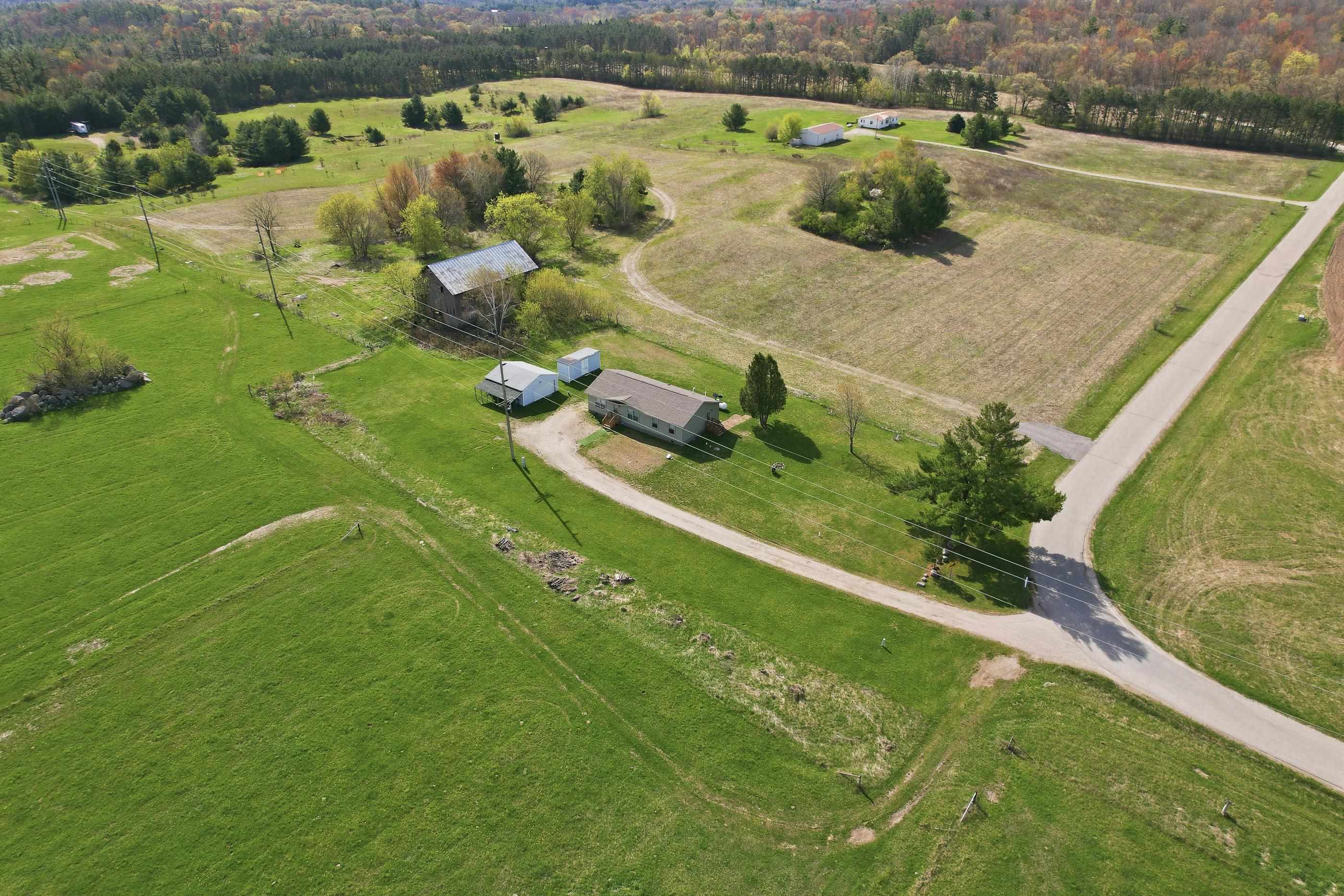 E2902 Wasrud Road Iola, WI 54945 - Photo 8 of 38