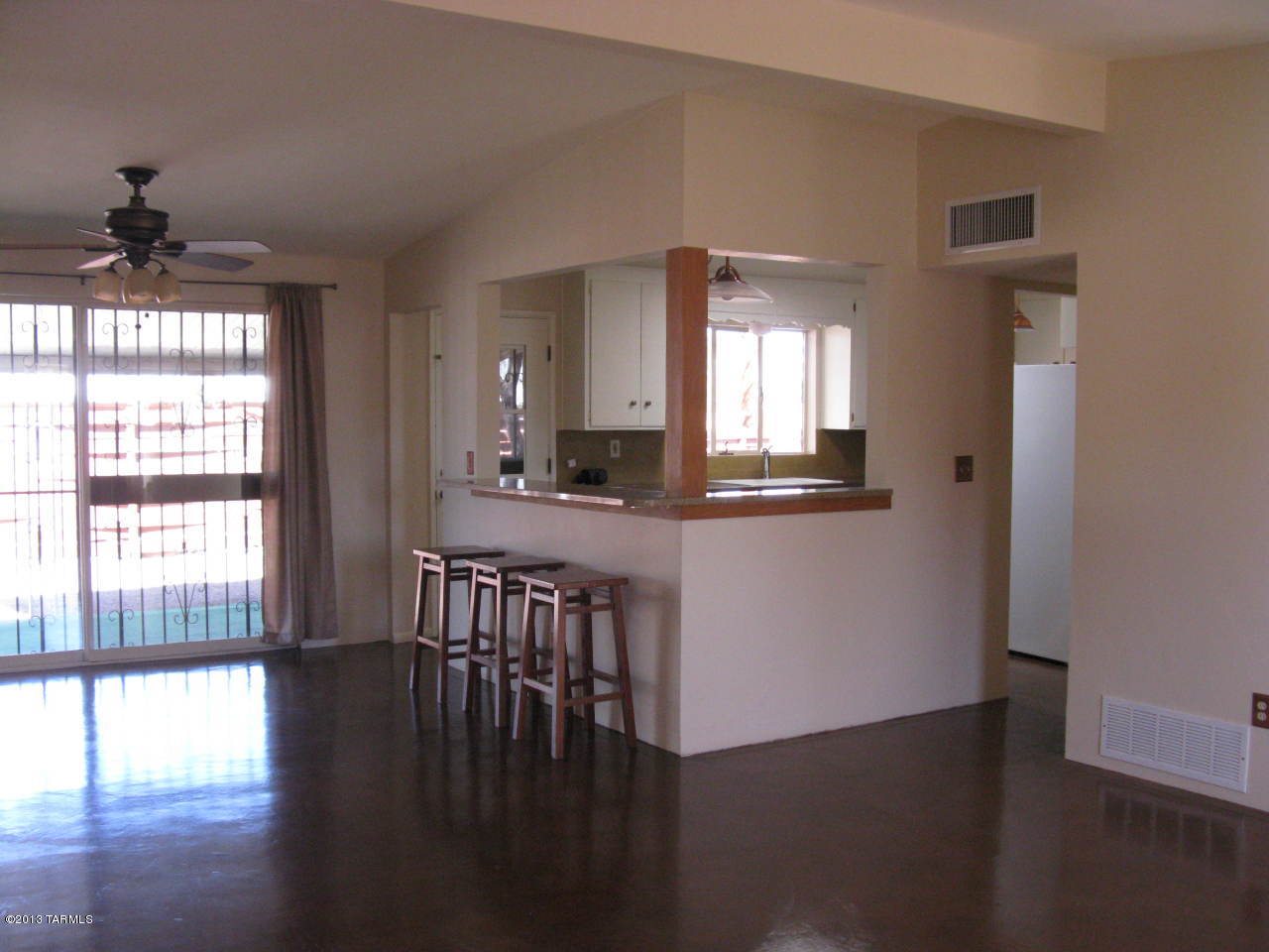 5841 East 9th Street Tucson, AZ 85711 - Photo 4 of 14