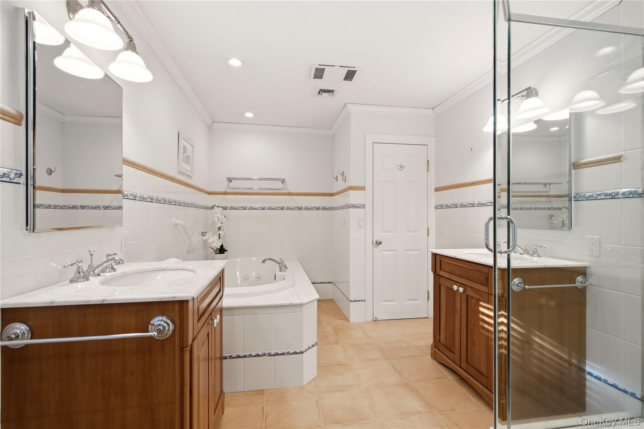 54 Snake Hill Road Cold Spring Harbor, NY 11724 - Photo 26 of 39