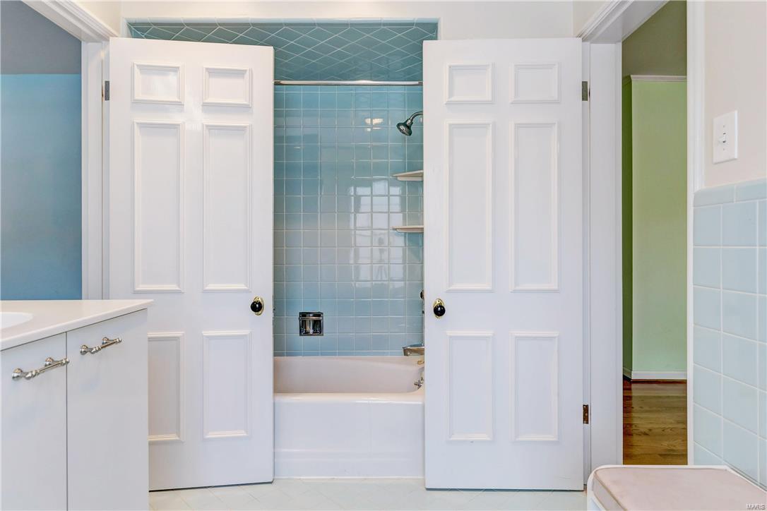 9701 Ladue Road Ladue, MO 63124 - Photo 18 of 33 Gallery Image 18