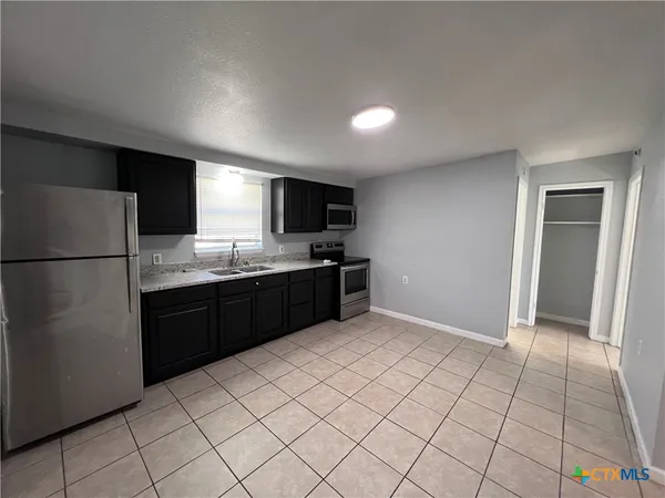 $1,000 | 1005 Hackberry Street, Unit A, San Marcos, TX 78666