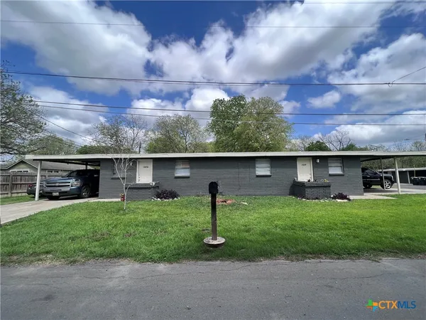 $1,000 | 1005 Hackberry Street, Unit A, San Marcos, TX 78666