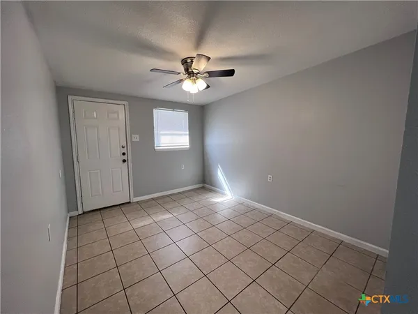 $1,000 | 1005 Hackberry Street, Unit A, San Marcos, TX 78666