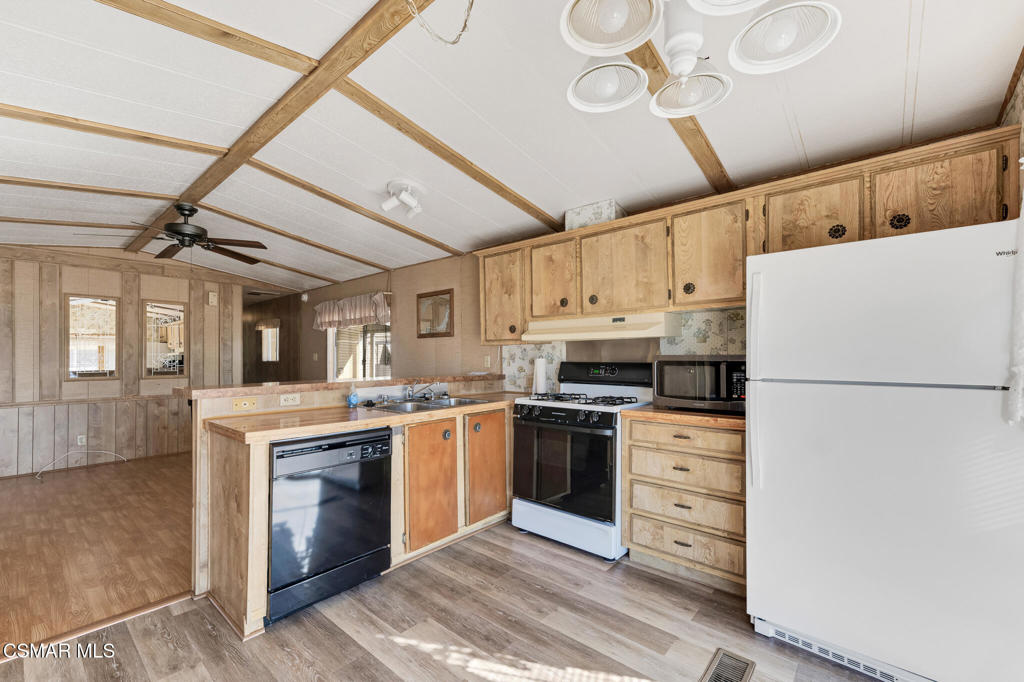 2117 Cardinal Avenue, Unit 2117H Oxnard, CA 93033 - Photo 11 of 29