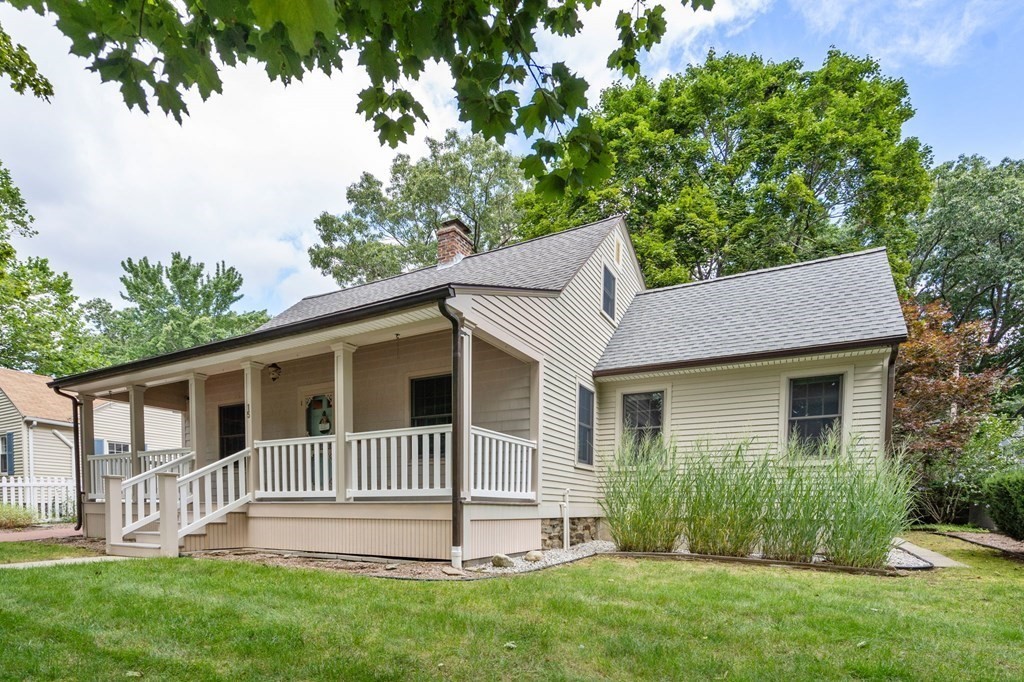 15 Westbrook Road Worcester, MA 01602 - Photo 1 of 22 a front view of a house with a yard