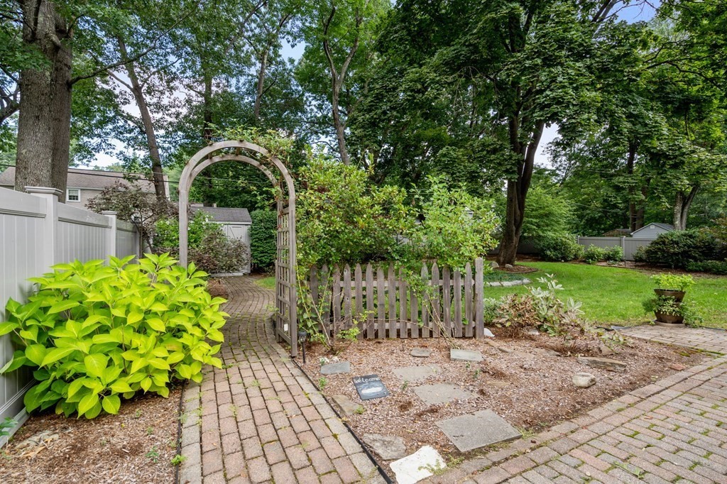 15 Westbrook Road Worcester, MA 01602 - Photo 20 of 22 Gallery Image 20