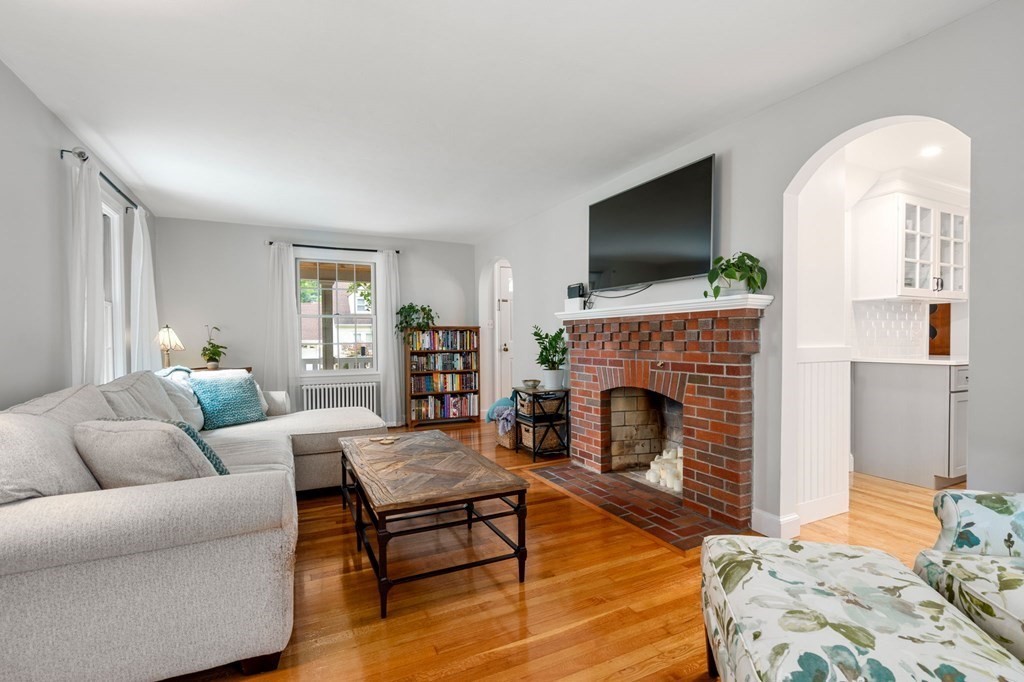 15 Westbrook Road Worcester, MA 01602 - Photo 2 of 22 Gallery Image 2