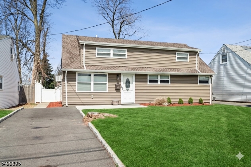 441 Remsen Avenue Woodbridge, NJ 07001 - Photo 1 of 20