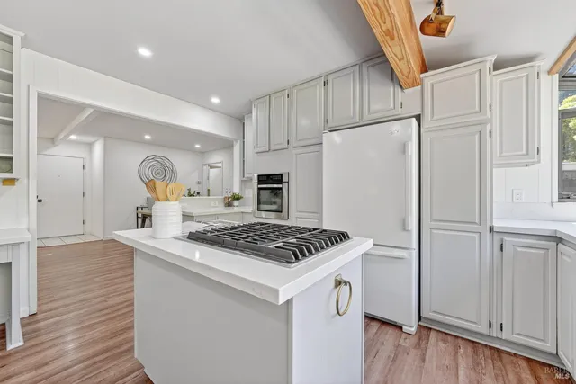 $1,325,000 | 1819 Spring Mountain Court, St. Helena, CA 94574