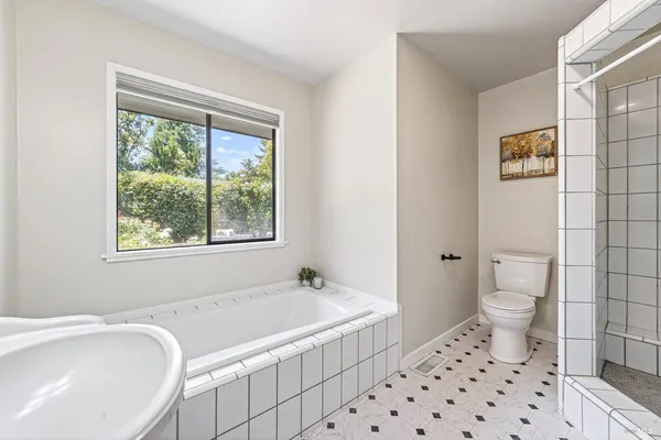 $1,325,000 | 1819 Spring Mountain Court, St. Helena, CA 94574