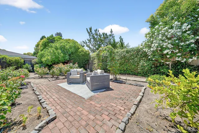 $1,325,000 | 1819 Spring Mountain Court, St. Helena, CA 94574