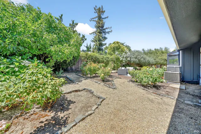 $1,325,000 | 1819 Spring Mountain Court, St. Helena, CA 94574