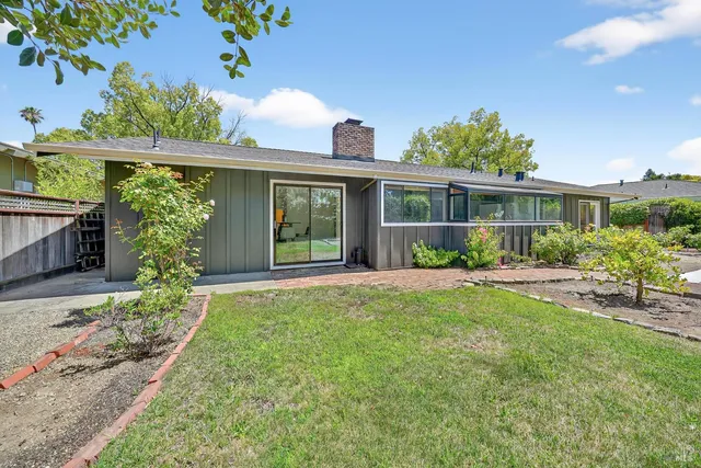 $1,325,000 | 1819 Spring Mountain Court, St. Helena, CA 94574