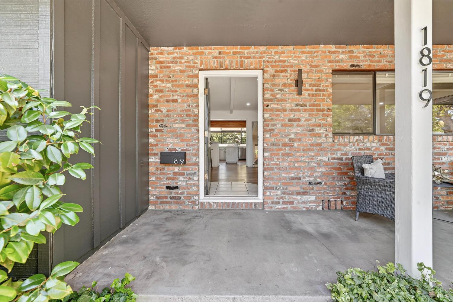 1819 Spring Mountain Court St. Helena, CA 94574 - Photo 3 of 32