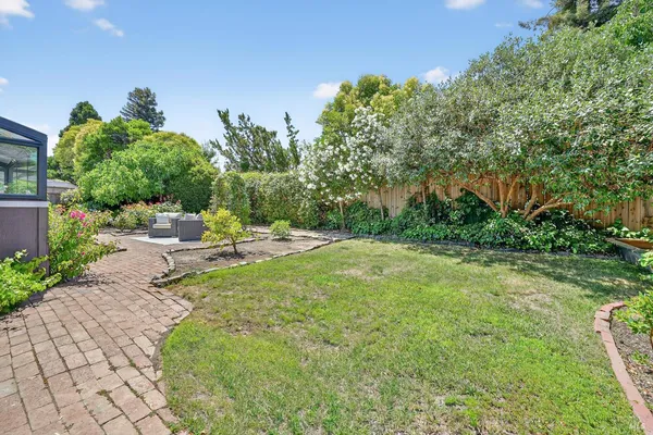 $1,325,000 | 1819 Spring Mountain Court, St. Helena, CA 94574