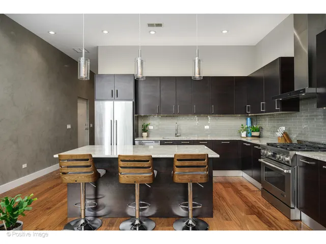 $1,495,000 | 18 North Carpenter Street, Unit PHN, Chicago, IL 60607