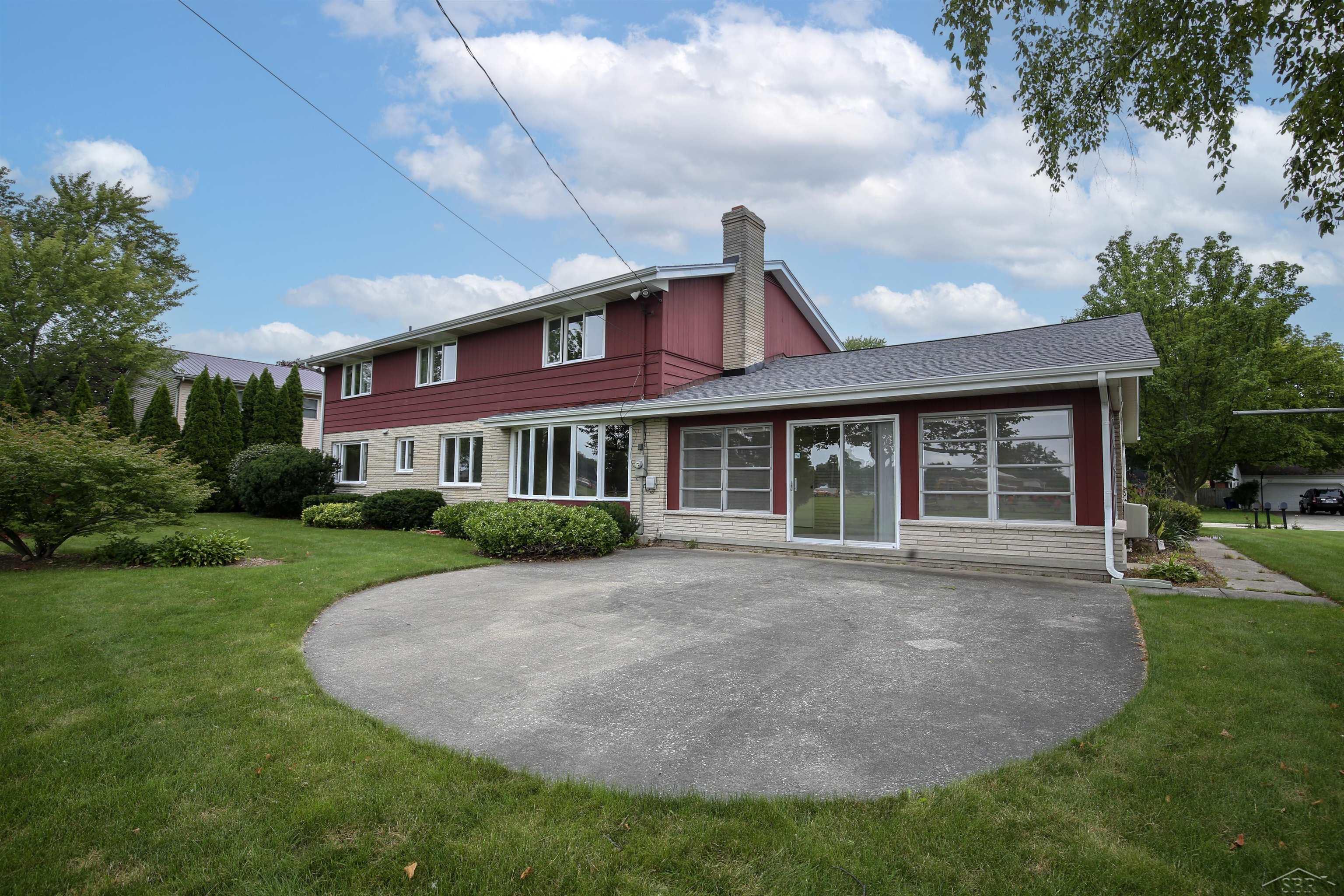 636 Stoneham Road Saginaw, MI 48638 - Photo 47 of 54 50117876-46.JPG