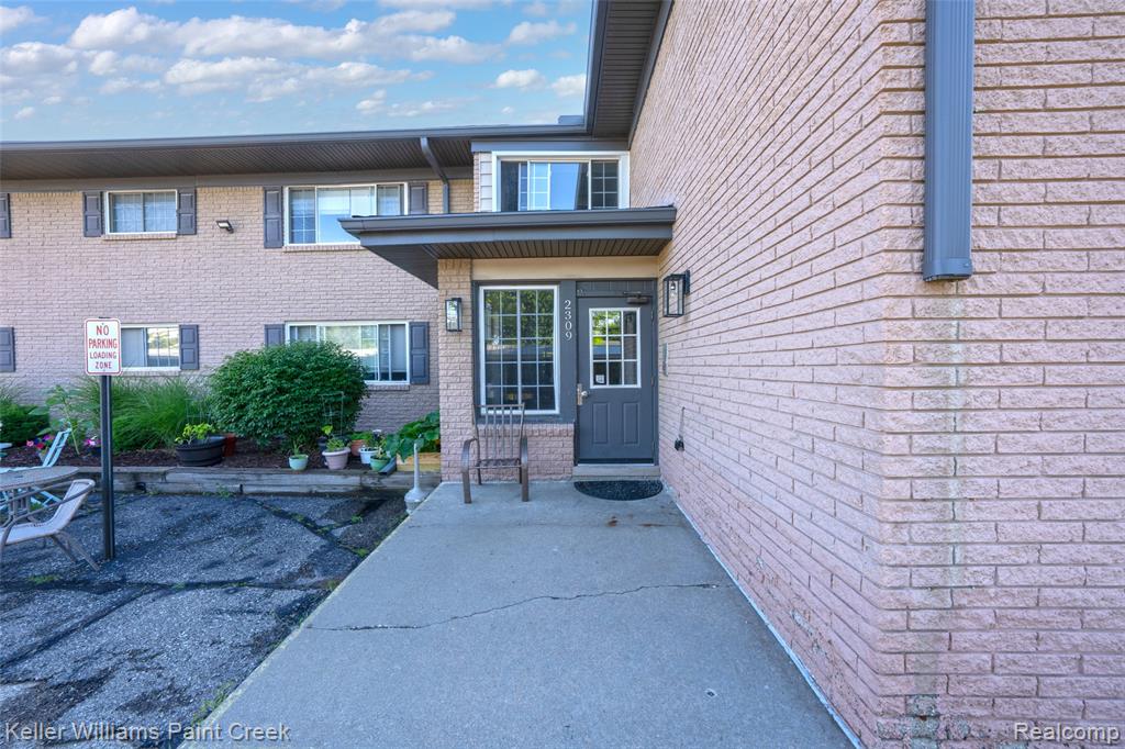 2309 Walton Boulevard, Unit 36 Rochester Hills, MI 48309 - Photo 4 of 24