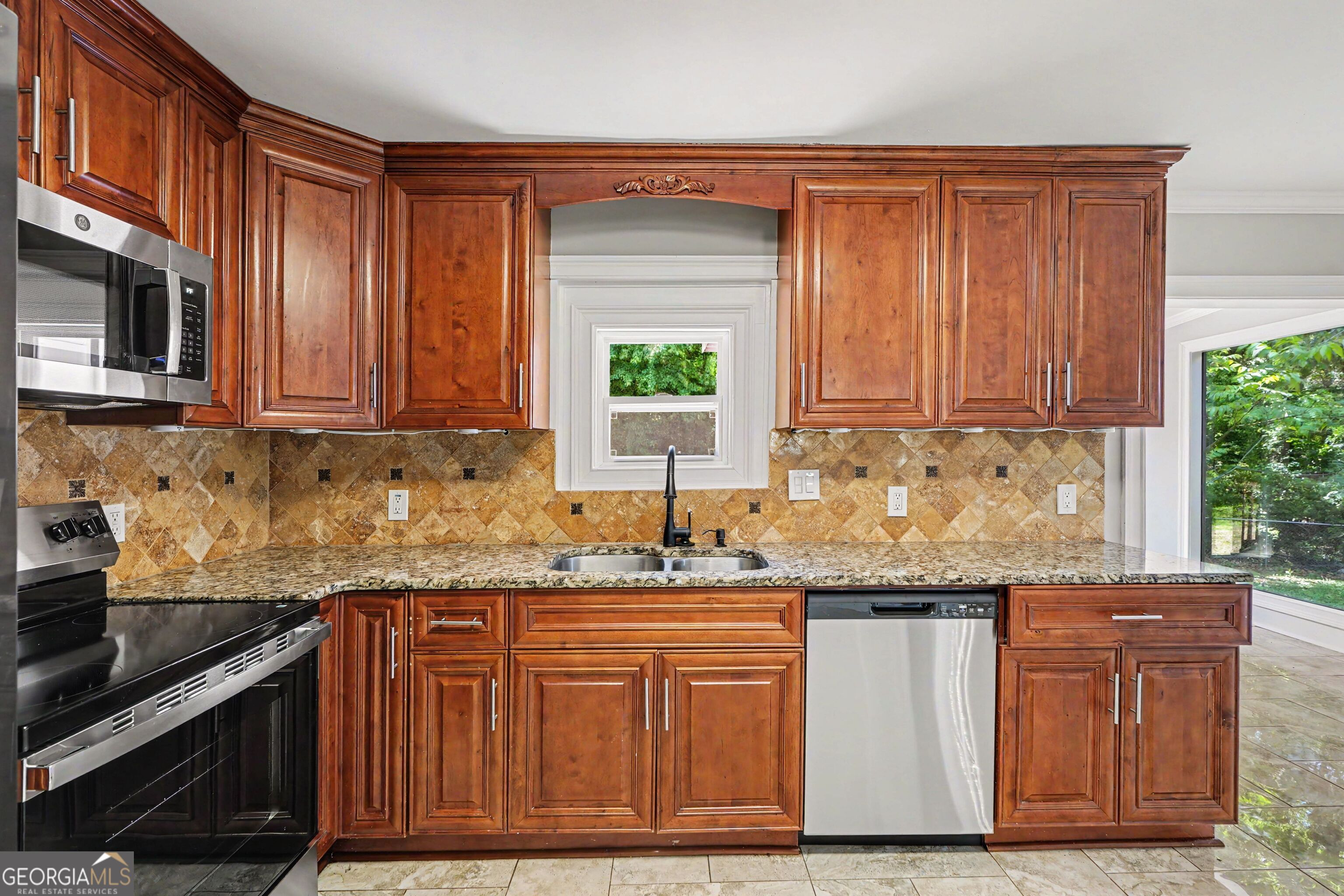 592 Henderson Road Jonesboro, GA 30238 - Photo 8 of 31