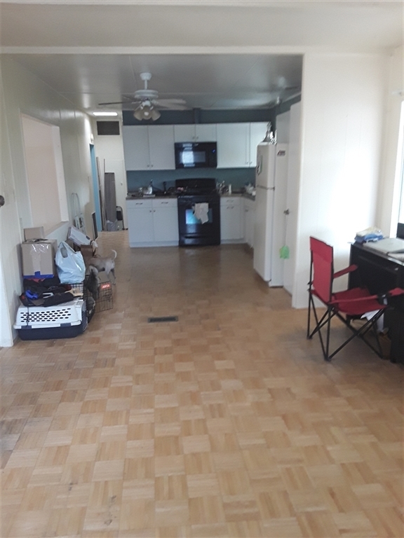 9395 Harritt Road, Unit 34 Lakeside, CA 92040 - Photo 7 of 12 Living/dining combined area