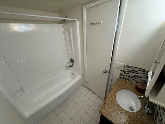 $2,100 | 6900 Southwest 39th Street, Unit 206J, Davie, FL 33314