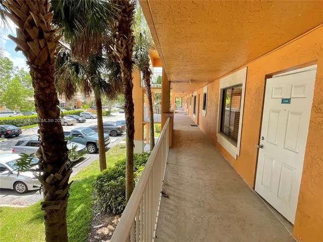 $2,100 | 6900 Southwest 39th Street, Unit 206J, Davie, FL 33314