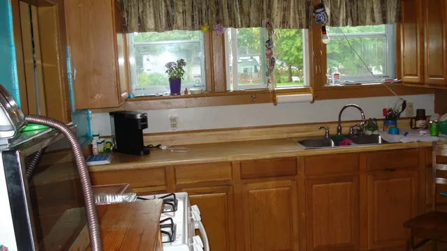 $95,000 | 711 North Eaton Street, Albion, MI 49224