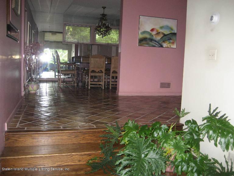 85 Circle Road Staten Island, NY 10304 - Photo 3 of 21 Foyer