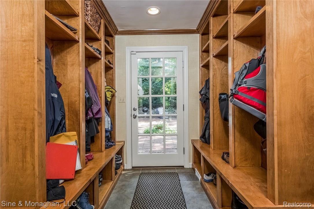 157 Kenwood Road Grosse Pointe, MI 48236 - Photo 27 of 84 027-Mud_Room-3257766-medium.jpg