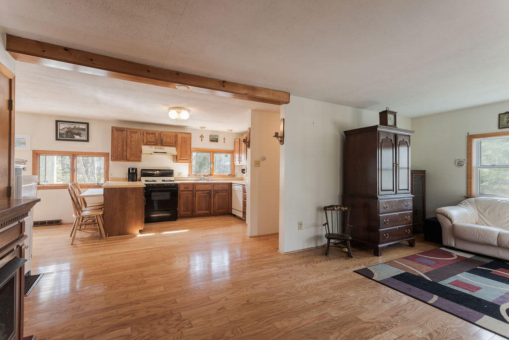 17 Horn Road York, ME 03909 - Photo 11 of 42 17 Horn Rd, York