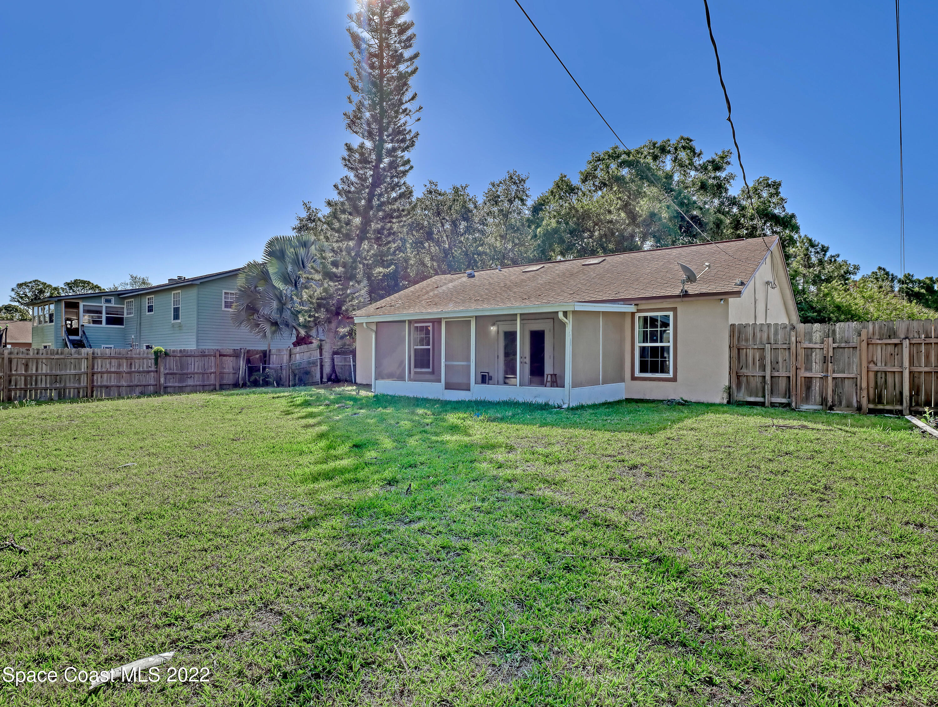 484 Warrington Road Southwest Palm Bay, FL 32908 - Photo 27 of 28 484 Warrington (31)