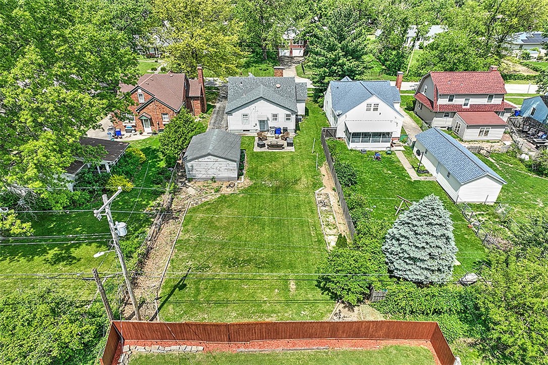 1935 West Forest Avenue Decatur, IL 62522 - Photo 4 of 22