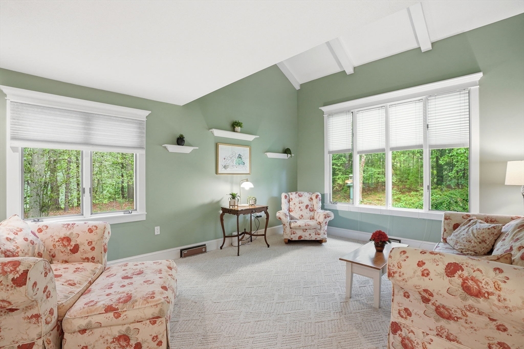27 Bennett Road Rochester, MA 02770 - Photo 5 of 41